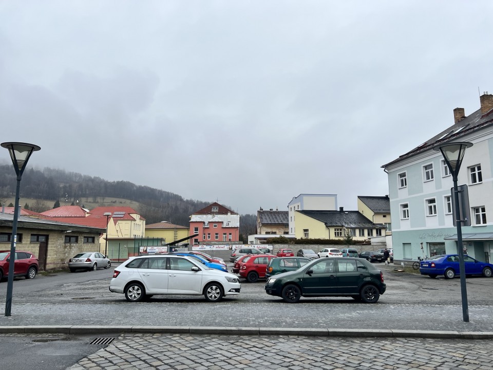 Stavební práce na proluce u tržnice začínají na konci března