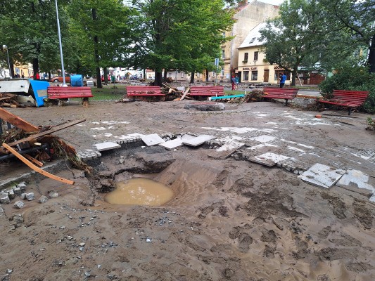 Nám. Svobody (obnova po povodni)