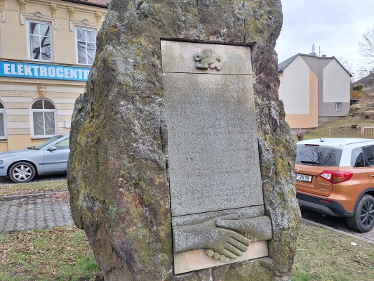 Pomník porozumění před očištěním.