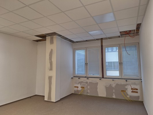 Intenzivně pokračuje oprava administrativní budovy IPOS