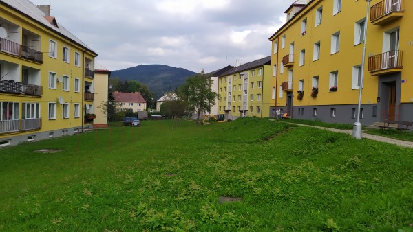 První úsek IV. etapy - chodník před domy č.p. 640, 639, 987, 988, 989, 990