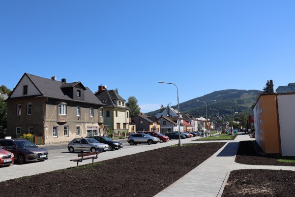 Lipovská se dočkala nových chodníků