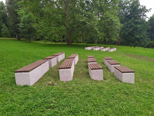 Lavičky do Letního divadla